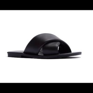 BLACK CRISSCROSS SLIDE SANDALS NWT